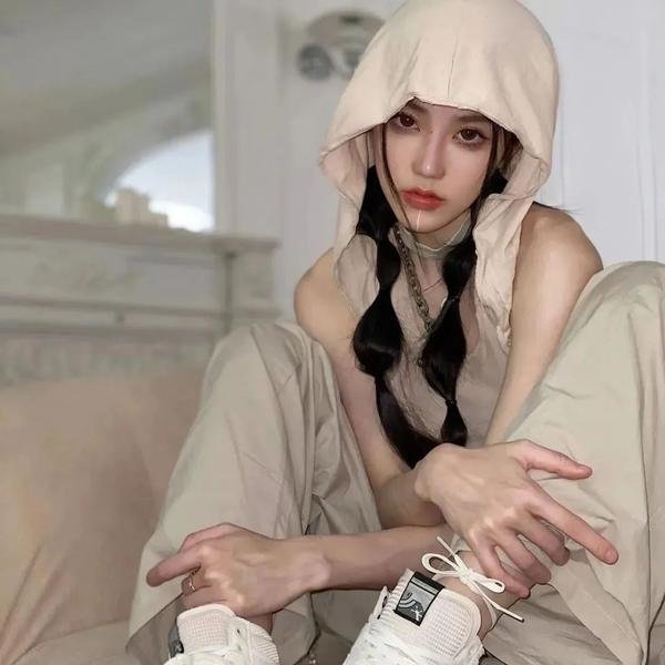 照片中的女孩
